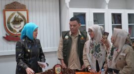 Wali Kota Makassar Munafri Arifuddin pimpin RUPS PT BPR Perseroda bahas peningkatan kinerja dan reformasi digital di Balai Kota Makassar, Senin (28/7/2025).