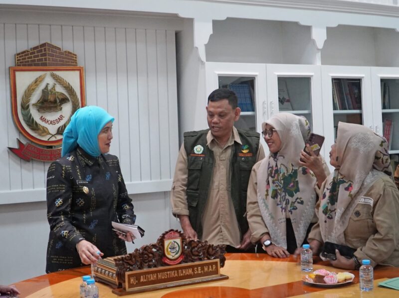 Wali Kota Makassar Munafri Arifuddin pimpin RUPS PT BPR Perseroda bahas peningkatan kinerja dan reformasi digital di Balai Kota Makassar, Senin (28/7/2025).