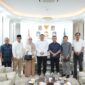 Wali Kota Makassar Munafri Arifuddin menerima audiensi Ketua DPW PPP Sulsel Imam Fauzan Amir Uskara bersama Fraksi PPP DPRD Kota Makassar dan Rahmat Taqwa Qurais di Balai Kota Makassar, Rabu (9/7/2025), dalam rangka mempertegas struktur fraksi dan memperkuat komunikasi politik antara legislatif dan eksekutif.