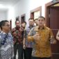 Wali Kota Makassar, Munafri Arifuddin, melakukan inspeksi mendadak (sidak) di Kantor Gabungan Dinas Pemkot Makassar, Kamis (10/7/2025), guna meninjau kehadiran pegawai dan kondisi fasilitas kantor.