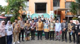 Wali Kota Makassar, Munafri Arifuddin, bersama jajaran Forkopimda dan tokoh masyarakat menghadiri kegiatan khitanan massal dan donor darah di Kantor Camat Mamajang, Kamis (10/7/2025), sebagai bentuk kepedulian sosial pemerintah kepada warga.