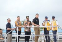Wali Kota Makassar Munafri Arifuddin dan Wakil Wali Kota Aliyah Mustika Ilham mendampingi Menteri Koordinator Bidang Infrastruktur dan Pembangunan Kewilayahan, Agus Harimurti Yudhoyono (AHY), saat meninjau Instalasi Pengolahan Air Limbah (IPAL) Losari, Kamis (10/7/2025), guna mendorong optimalisasi sambungan rumah tangga di Kota Makassar.