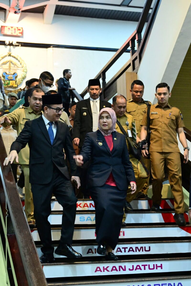 Wakil Wali Kota Makassar, Aliyah Mustika Ilham, bersama jajaran pejabat saat menghadiri acara Pengukuhan Kepala Perwakilan BPKP Provinsi Sulawesi Selatan di Makassar, Senin (14/7/2025).