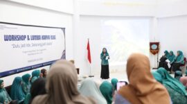 Ketua TP PKK Kota Makassar, Melinda Aksa, membuka Workshop & Lomba Karya Vlog bertema “Dulu Jadi Ide, Sekarang Jadi Usaha” di Gedung PKK Makassar, 15 Juli 2025, sebagai upaya mendorong pelaku UMKM memanfaatkan vlog untuk promosi usaha.