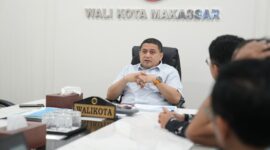 Wali Kota Makassar Munafri Arifuddin memimpin pertemuan bersama jajaran PT GMTD di ruang kerjanya, Jumat (18/7/2025), membahas rencana pembangunan Jembatan Barombong sebagai solusi kemacetan.