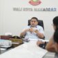 Wali Kota Makassar Munafri Arifuddin memimpin pertemuan bersama jajaran PT GMTD di ruang kerjanya, Jumat (18/7/2025), membahas rencana pembangunan Jembatan Barombong sebagai solusi kemacetan.