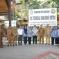 Wali Kota Makassar, Munafri Arifuddin, bersama jajaran PD Terminal Makassar Metro saat melakukan inspeksi mendadak di Terminal Daya, Senin (22/7/2025), guna mendorong penataan terminal sebagai simpul transportasi dan pusat ekonomi.
