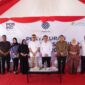 Wali Kota Makassar Munafri Arifuddin dan Wakil Wali Kota Aliyah Mustika Ilham mendampingi Menteri Ketenagakerjaan RI Prof. Dr. Yassierli dalam kegiatan Monitoring dan Evaluasi Penyaluran Bantuan Subsidi Upah (BSU) 2025 di Kantor Pos Indonesia Cabang Utama Makassar, Sabtu (26/7/2025).