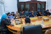 Wakil Wali Kota Makassar, Aliyah Mustika Ilham, menerima audiensi pengurus DPD Garda 145 Sulsel di Ruang Wakil Wali Kota, membahas persiapan Musda dan Raker Garda 145, Senin (28/7/2025).