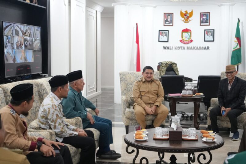 Wali Kota Makassar, Munafri Arifuddin, menerima audiensi Majelis Tarjih dan Tajdid Muhammadiyah Sulsel di Balai Kota Makassar, membahas penguatan kurikulum pendidikan agama dan persiapan Musyawarah Wilayah III Tarjih, Selasa (29/7/2025).