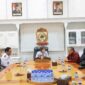 Foto: Wakil Walikota Makassar, Aliyah Mustika Ilham, menerima audiensi Yayasan Relawan Soelawesi Pejuang Amanah (RESOPA) di Balai Kota Makassar, Rabu (2/7/2025).