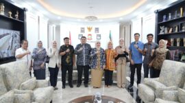Foto: Walikota Makassar bersama Wakil Walikota Makassar, Munafri Arifuddin dan Aliyah Mustika, menerima silaturahmi, Komisi D DPRD Kota Makassar, di Kantor Balai Kota Makassar.