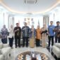 Foto: Walikota Makassar bersama Wakil Walikota Makassar, Munafri Arifuddin dan Aliyah Mustika, menerima silaturahmi, Komisi D DPRD Kota Makassar, di Kantor Balai Kota Makassar.