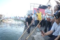 Foto: Wali Kota Makassar, Munafri Arifuddin melalui program "Jumat Bersih". Saat kegiatan dipusatkan di Kelurahan Tamarunang, Kecamatan Mariso. 