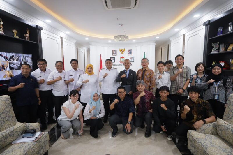 Foto: Wali Kota Makassar, serta jajaran seperti Kepala Bappeda Makassar, Muhammad Dahyal, Kabag Kerja Sama Andi Zulfitra Dianta, dan Asisten Pemerintahan Firman Hamid Paggara.