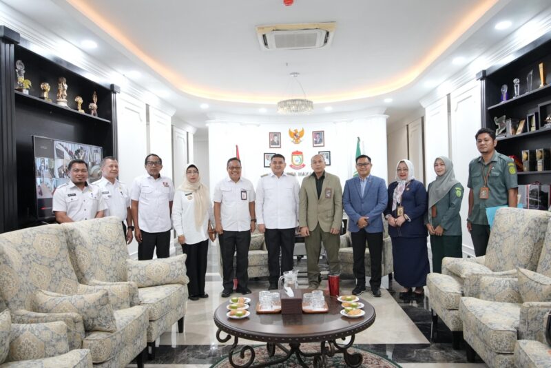 Foto: Wali Kota Makassar, Munafri Arifuddin, saat menerima audiensi dari jajaran PTUN Makassar di Kantor Balai Kota.