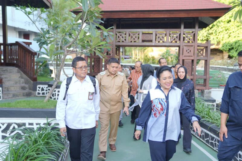 Foto: Walikota Munafri dampingi Titiek Soeharto