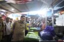 Wali Kota Makassar, Munafri Arifuddin saat melakukan inspeksi mendadak (sidak) di Pasar Pabaeng-baeng