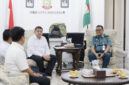 Foto: Walikota Makassar Munafri Arifuddin saat menerima kunjungan Komandan RSGM Ladokgi, Letkol Laut (K) Dr. drg. Krisnadi Setiawan bersama jajaran