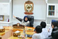 Wakil Wali Kota Makassar, Aliyah Mustika Ilham, menerima audiensi jajaran RS Mata Makassar di Ruang Kerjanya, membahas pengembangan layanan kesehatan mata dan rencana peluncuran Klinik Utama Mata, Kamis (31/7/2025).