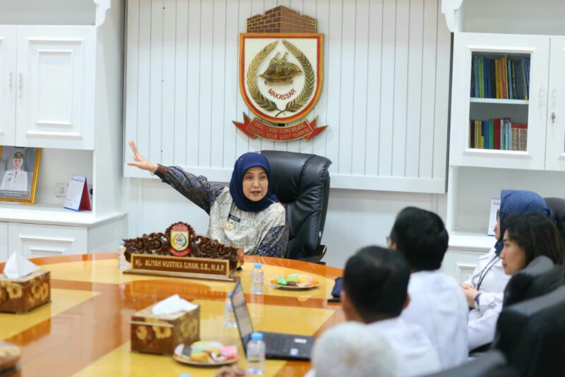 Wakil Wali Kota Makassar, Aliyah Mustika Ilham, menerima audiensi jajaran RS Mata Makassar di Ruang Kerjanya, membahas pengembangan layanan kesehatan mata dan rencana peluncuran Klinik Utama Mata, Kamis (31/7/2025).