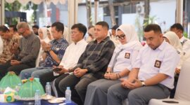 Wali kota makassar, Munafri Arifuddin bersama Andi Ina Kartika sari dalam kegiatan Pelantikan Ketua Ikatan Alimni SMA Negeri 1 Makassar.