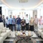 Wali Kota Makassar, Munafri Arifuddin, dan Wakil Wali Kota Aliyah Mustika Ilham menerima kunjungan kerja sejumlah kepala daerah dari berbagai wilayah Indonesia di Balaikota Makassar, 8 Agustus 2025.
