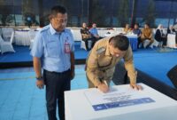 Foto: Walikota Makassar Munafri Arifuddin, di  dampingi Plt Dirut PDAM Hamzah Ahmad