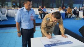 Foto: Walikota Makassar Munafri Arifuddin, di  dampingi Plt Dirut PDAM Hamzah Ahmad