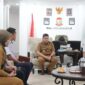 Wali Kota Makassar, Munafri Arifuddin, menerima audiensi Kepala BPBPK Sulsel Baskoro Elmiawan terkait penyerahan aset IPAL Losari dari Kementerian PUPR kepada Pemkot Makassar di Balai Kota, Selasa (12/8/2025).
