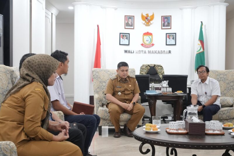 Wali Kota Makassar, Munafri Arifuddin, menerima audiensi Kepala BPBPK Sulsel Baskoro Elmiawan terkait penyerahan aset IPAL Losari dari Kementerian PUPR kepada Pemkot Makassar di Balai Kota, Selasa (12/8/2025).