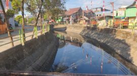 Kanal Sirijala di Kecamatan Panakkukang, Makassar, tampak bersih dan rapi usai aksi pembersihan massal kolaborasi Pemkot Makassar, TNI, Polri, dan warga setempat.