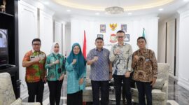 Foto: Walikota Makassar Munafri Arifuddin bersama Ibu Ketua Tim Penggerak PKK Melinda Aksa Mahmud saat menerima audience Direktur Operasional Garindo Media Tama, Ray Ginjara.