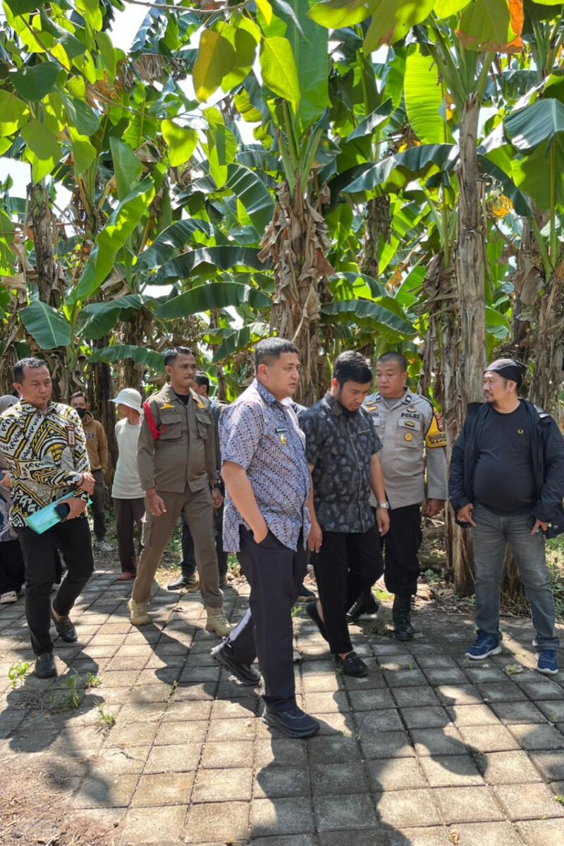 Foto: Wali Kota Makassar Munafri Arifuddin saat meninjau lahan milik Pemerintah Kota Makassar di Jalan Praja Raya, Kompleks Pemda Antang, Kelurahan Manggala 
