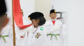 Pengukuhan 70 anggota Paskibraka Kota Makassar 2025 di Baruga Anging Mammiri, Jumat (15/8/2025)
