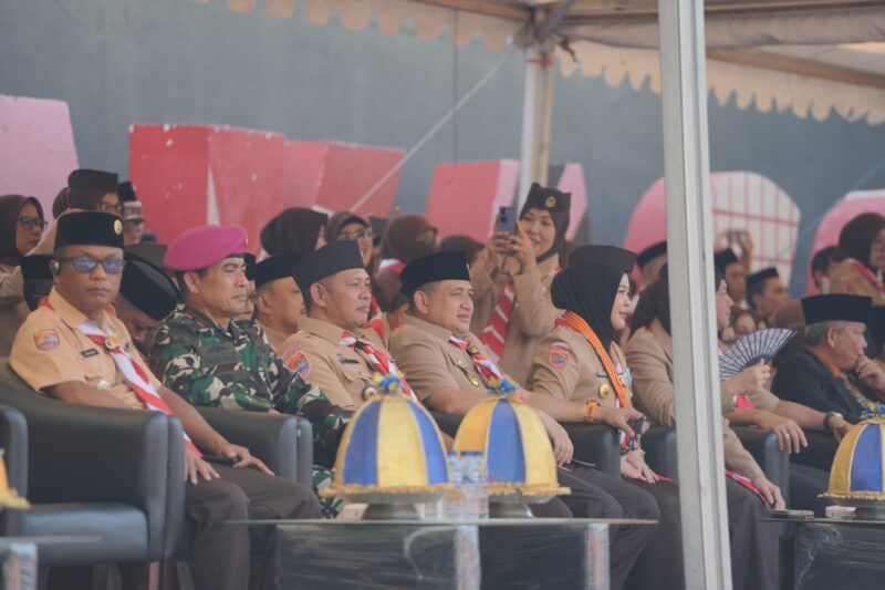 Wali Kota Makassar, Munafri Arifuddin bersama jajaran Forkopimda dan pengurus Kwartir Cabang Pramuka Kota Makassar menghadiri Apel Besar Hari Pramuka ke-64 Tahun 2025 di Anjungan City of Makassar, Pantai Losari, Sabtu (16/8/2025).
