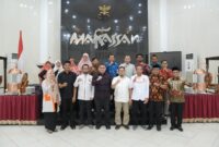“Wali Kota Makassar, Munafri Arifuddin, menjamu jajaran pengurus baru PKS Sulsel dan PKS Makassar dalam silaturahmi di Rumah Jabatan Wali Kota, membahas sinergi pembangunan kota.”