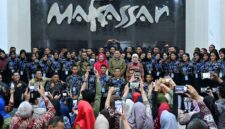 “Wali Kota Makassar Munafri Arifuddin bersama Wakil Wali Kota Aliyah Mustika Ilham menjamu dan memberikan apresiasi kepada Paskibraka Makassar 2025 atas dedikasi dan pengabdian di peringatan HUT RI ke-80.”