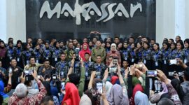 “Wali Kota Makassar Munafri Arifuddin bersama Wakil Wali Kota Aliyah Mustika Ilham menjamu dan memberikan apresiasi kepada Paskibraka Makassar 2025 atas dedikasi dan pengabdian di peringatan HUT RI ke-80.”