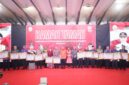 “Pemkot Makassar raih penghargaan sebagai kota dengan tingkat kemiskinan terendah di Sulsel, diserahkan langsung oleh Gubernur Sulsel pada momentum HUT RI ke-80.”