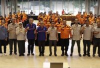 Plt Kepala Pelaksana BPBD Makassar, Dr. H. M. Fadli Tahar, saat memberikan arahan dalam Pelatihan Manajemen Bencana.