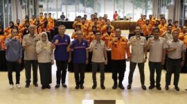 Plt Kepala Pelaksana BPBD Makassar, Dr. H. M. Fadli Tahar, saat memberikan arahan dalam Pelatihan Manajemen Bencana.