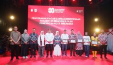 Foto: Walikota Makassar Munafri Arifuddin bersama Wakil Wali Kota Aliyah Mustika Ilham, Ketua TP PKK Makassar Melinda Aksa Mahmud, Ketua DPRD Kota Makassar Supratman, Sekda Kota Makassar Zulkifly Nanda, Camat Manggala Andi Eldi Malka di perayaan pesta rakyat kecamatan manggala