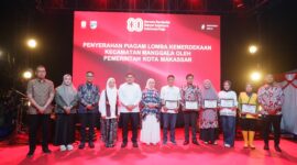 Foto: Walikota Makassar Munafri Arifuddin bersama Wakil Wali Kota Aliyah Mustika Ilham, Ketua TP PKK Makassar Melinda Aksa Mahmud, Ketua DPRD Kota Makassar Supratman, Sekda Kota Makassar Zulkifly Nanda, Camat Manggala Andi Eldi Malka di perayaan pesta rakyat kecamatan manggala