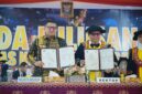 Foto: Walikota Makassar Munafri Arifuddin Bersama Rektor UNM dalam acara wisuda