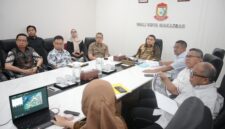 Foto: Wali Kota Makassar Munafri Arifuddin, Sekda Makassar Andi Zulkifly Nanda, Kadis Tata Ruang, Kadis Perumahan, serta mantan Wali Kota Makassar, Ilham Arief Sirajuddin pada pertemuan dengan PT Tanamal Phinsi Properti 