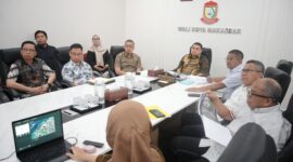 Foto: Wali Kota Makassar Munafri Arifuddin, Sekda Makassar Andi Zulkifly Nanda, Kadis Tata Ruang, Kadis Perumahan, serta mantan Wali Kota Makassar, Ilham Arief Sirajuddin pada pertemuan dengan PT Tanamal Phinsi Properti 