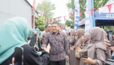 Foto: Wali Kota Makassar, Munafri Arifuddin, saat menghadiri Diskusi Oblong (Obrolan Lorong)