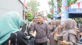 Foto: Wali Kota Makassar, Munafri Arifuddin, saat menghadiri Diskusi Oblong (Obrolan Lorong)