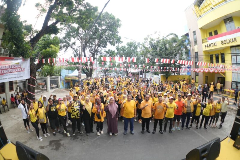 Wali Kota Makassar sekaligus Ketua DPD II Partai Golkar Kota Makassar, Munafri Arifuddin, menghadiri perayaan HUT ke-80 RI bersama kader dan simpatisan Partai Golkar di Jalan Lasinrang, Makassar.